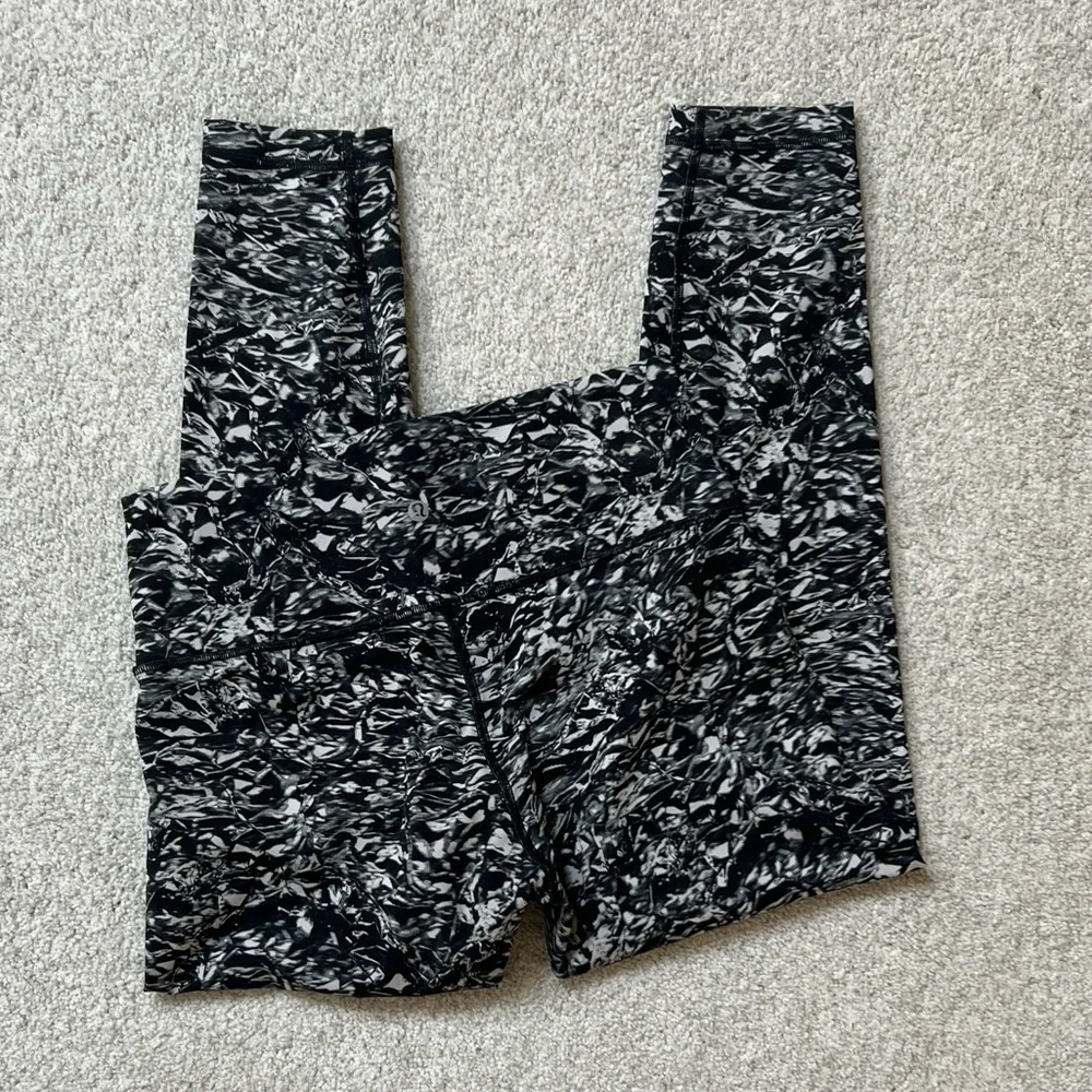 lululemon leggings- size 10 - Picture 2 of 7